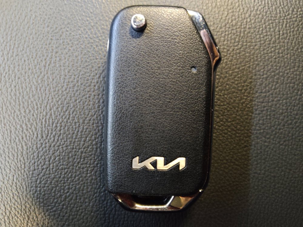 Used 2025 Kia Soul LX image 32