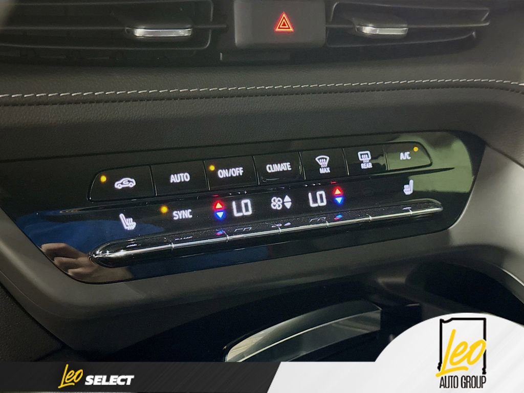 Used 2023 Buick Envision Essence w/ Technology Package I AWD/4WD image 18