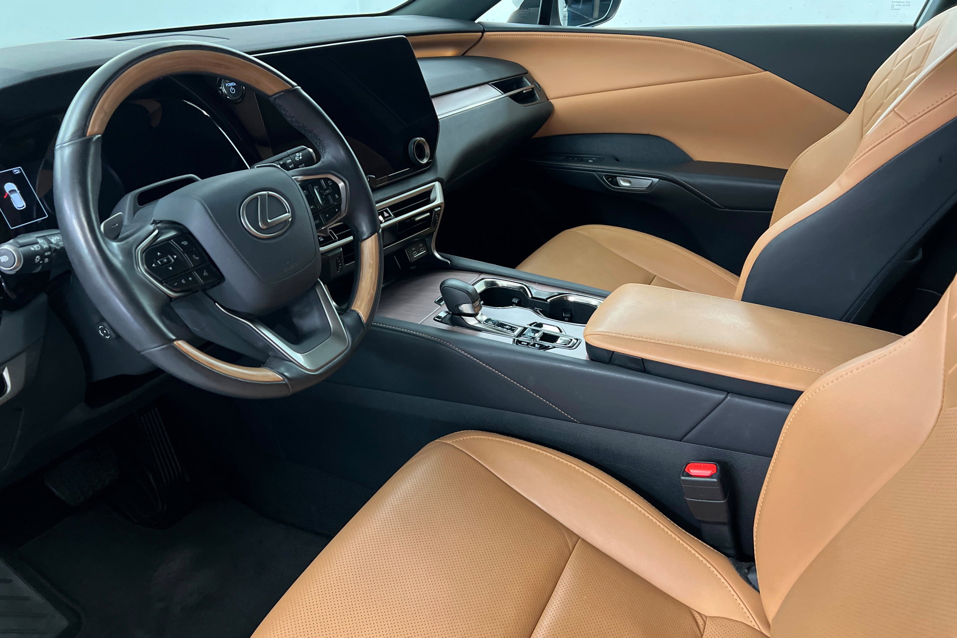 Used 2024 Lexus RX 350h w/ Convenience Package image 16