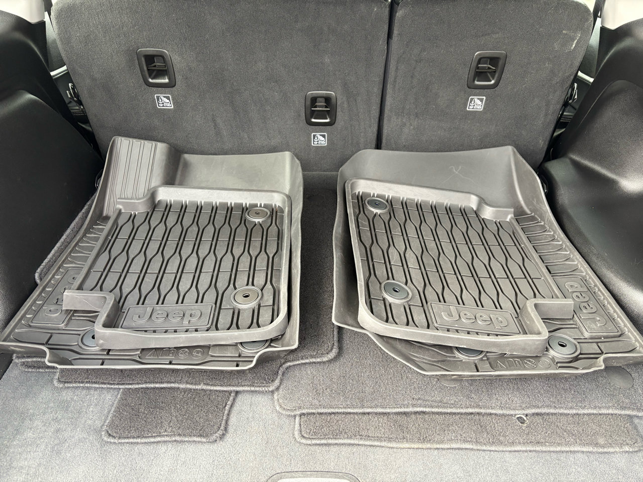 Used 2023 Jeep Grand Cherokee Limited w/ Black Appearance Package image 38