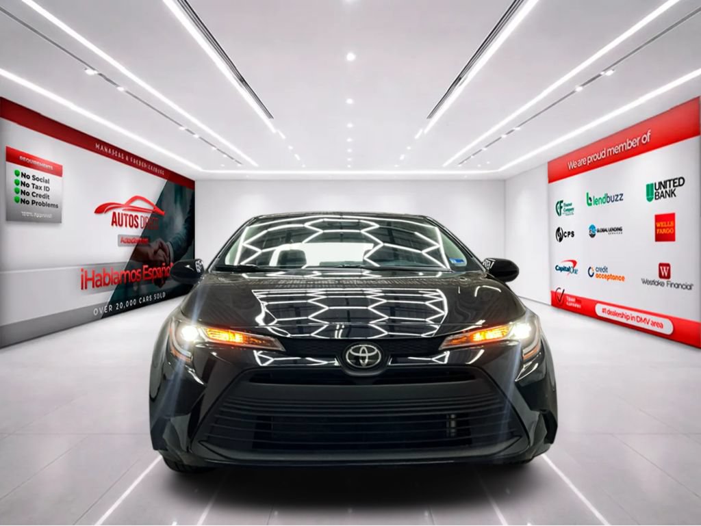 Used 2024 Toyota Corolla LE FWD image 3