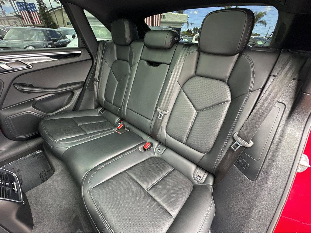 Used 2024 Porsche Macan w/ Premium Plus Package AWD/4WD image 9
