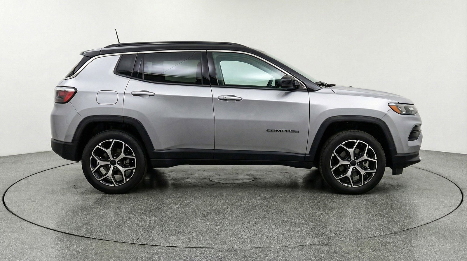 Used 2025 Jeep Compass Limited image 11