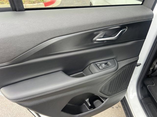 New 2025 Jeep Grand Cherokee Altitude image 16