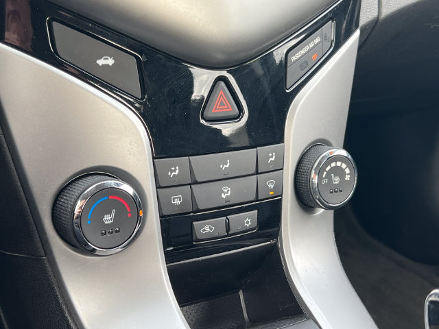 Used 2015 Chevrolet Cruze LT FWD image 23