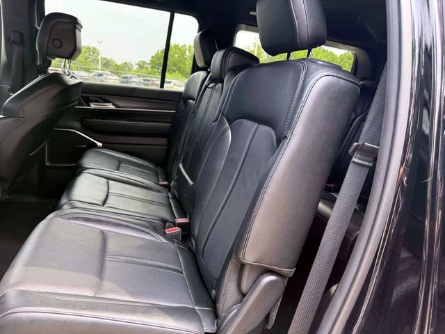 Certified 2024 Jeep Wagoneer Series II w/ Flexible Seating Group AWD/4WD image 10