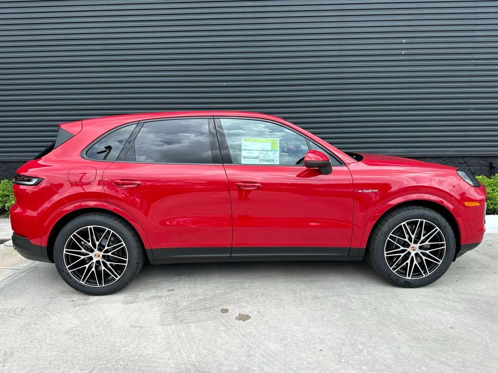 Used 2025 Porsche Cayenne E-Hybrid image 8