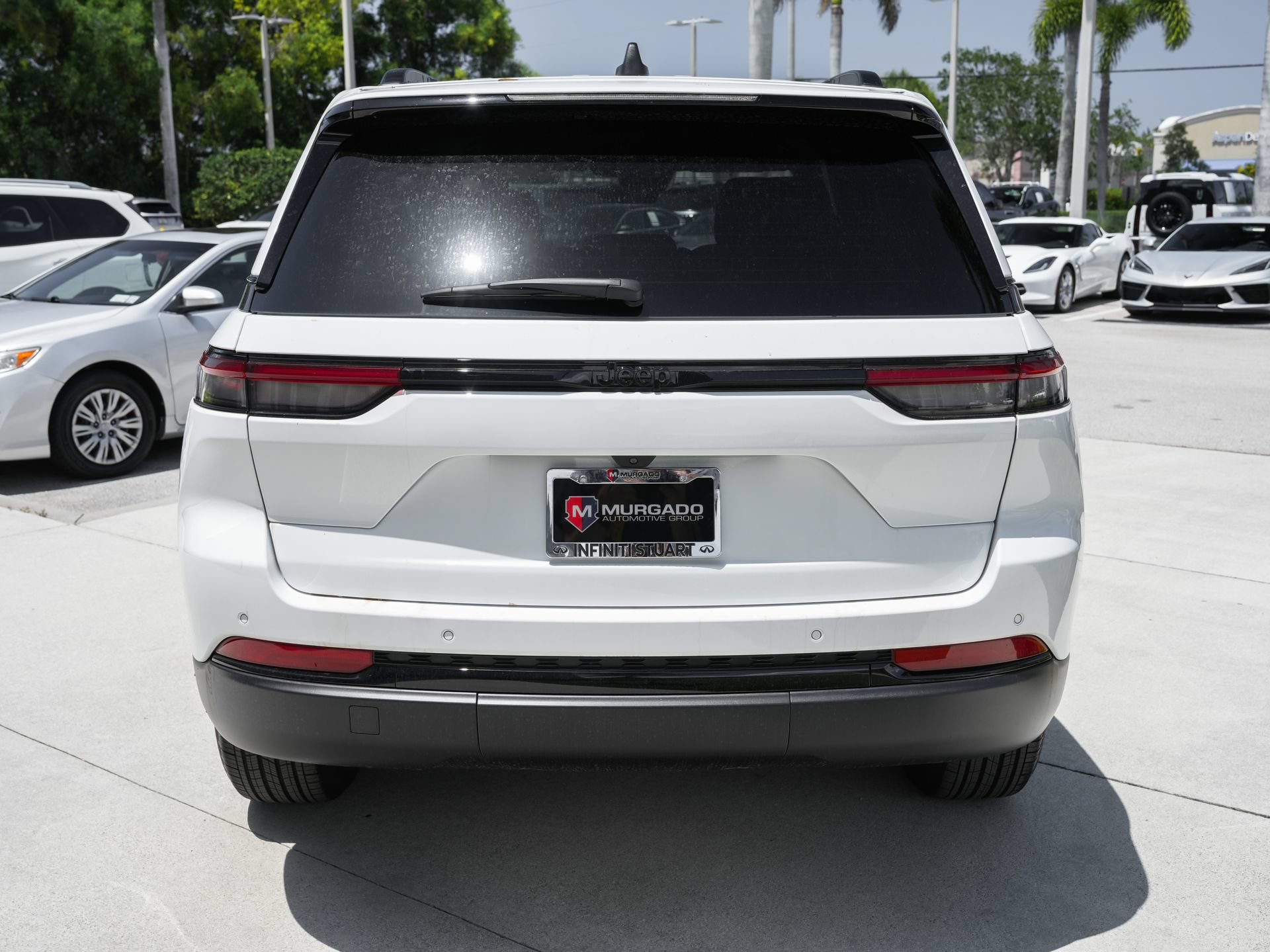 Used 2025 Jeep Grand Cherokee Altitude RWD image 26