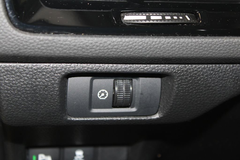 Used 2023 Honda Civic Touring image 11