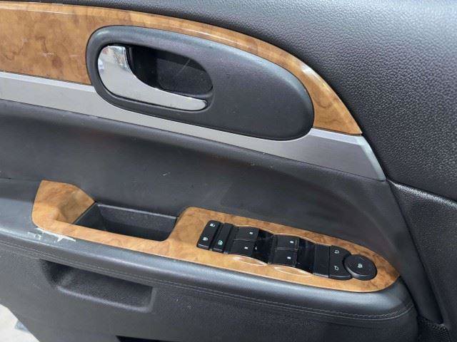 Used 2011 Buick Enclave CX FWD image 22