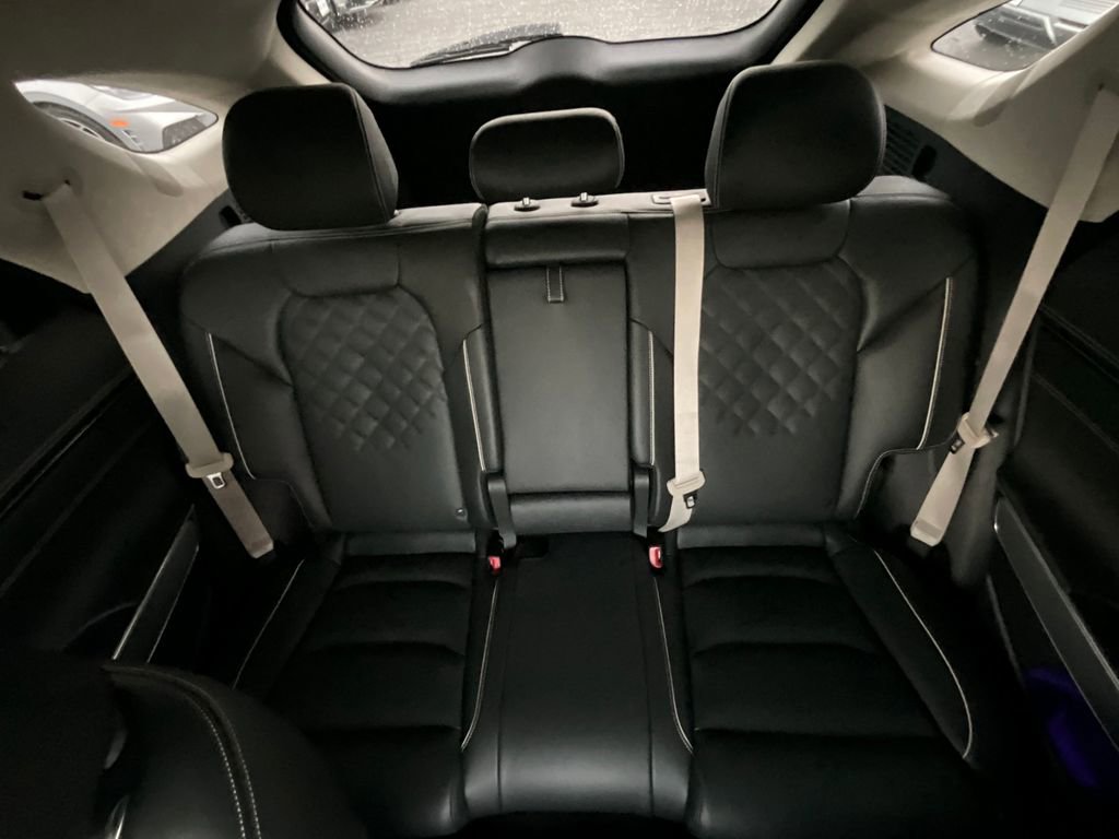 Used 2025 Genesis Electrified GV70 Advanced w/ Prestige Package image 16