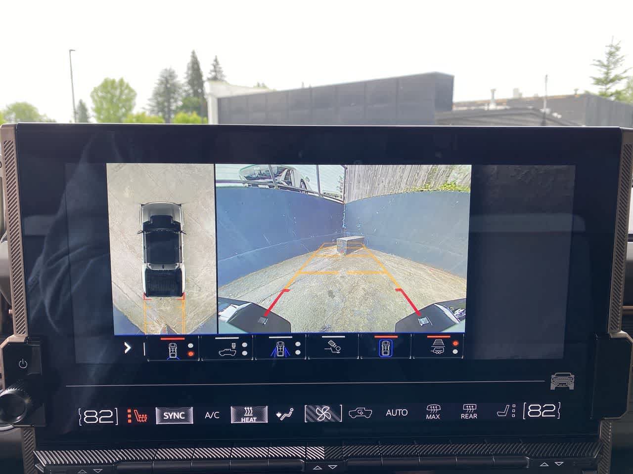 Used 2025 GMC Hummer EV 2X AWD/4WD image 25