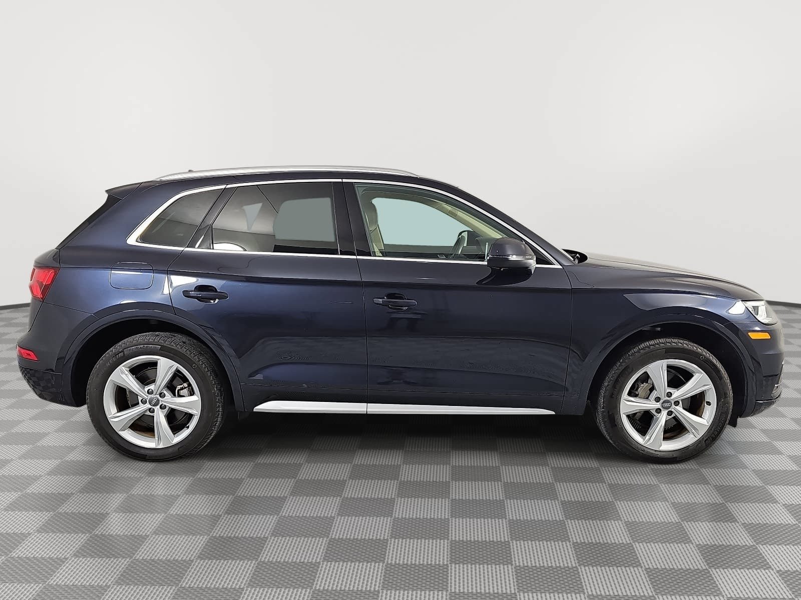 Used 2020 Audi Q5 2.0T Premium Plus w/ Premium Plus Package AWD/4WD image 7