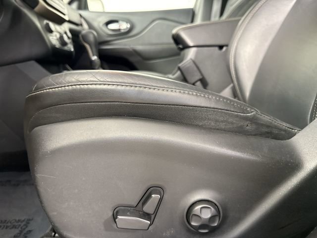 Used 2015 Jeep Cherokee Limited image 22