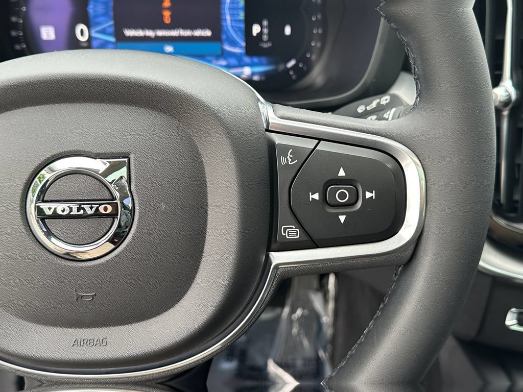 Used 2023 Volvo XC60 B5 Core w/ Climate Package AWD/4WD image 17