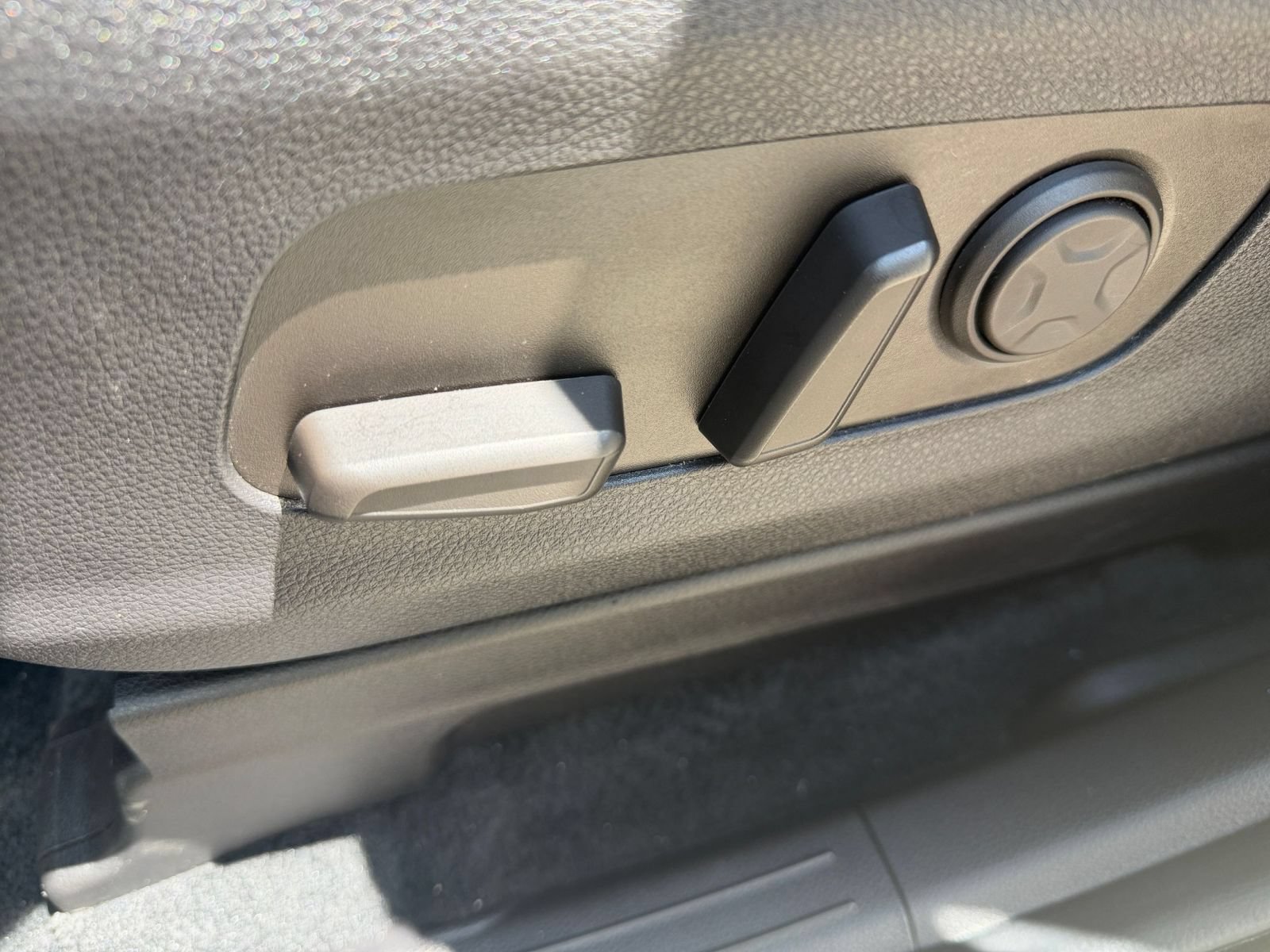 Used 2026 Kia Carnival FWD image 23