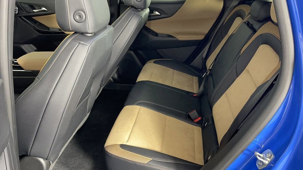 New 2025 Chevrolet Equinox ACTIV image 13