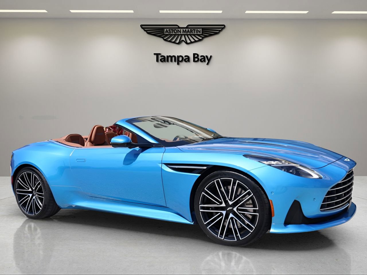 Used 2024 Aston Martin DB12 Convertible image 8