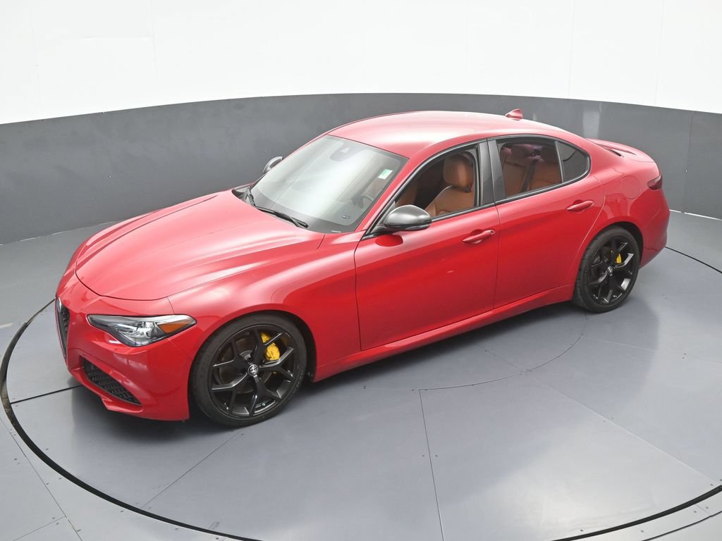 Used 2020 Alfa Romeo Giulia w/ Nero Edizione RWD image 43