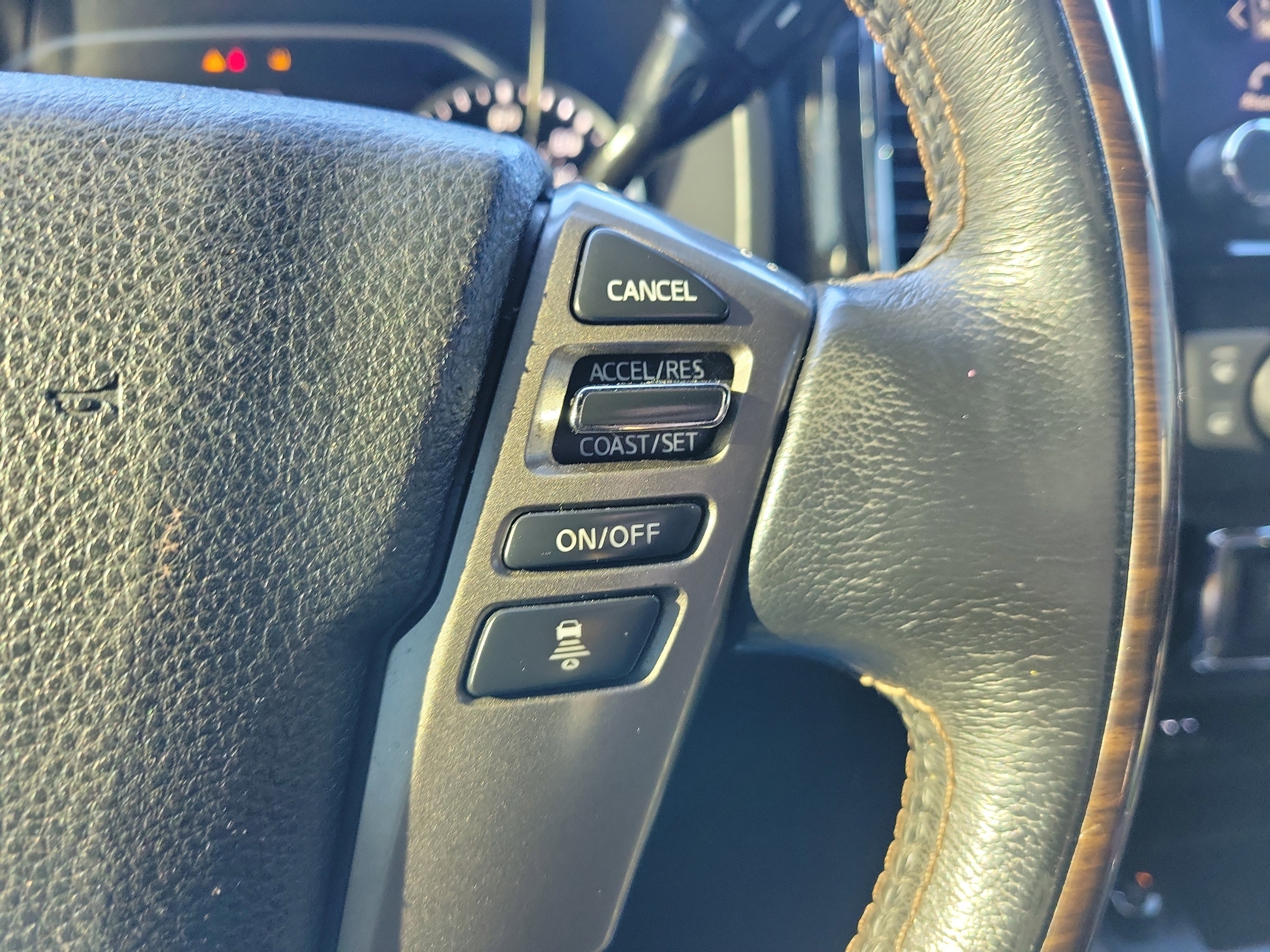 Used 2021 Nissan Titan Platinum Reserve w/ Moonroof Package image 33