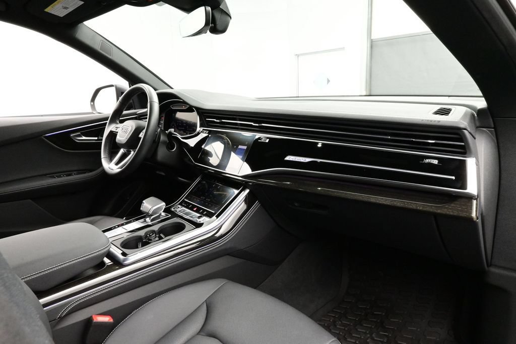 Used 2025 Audi Q8 Premium Plus AWD/4WD image 18