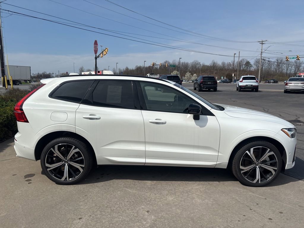 Certified 2024 Volvo XC60 T8 Ultimate w/ Protection Package Premier image 5