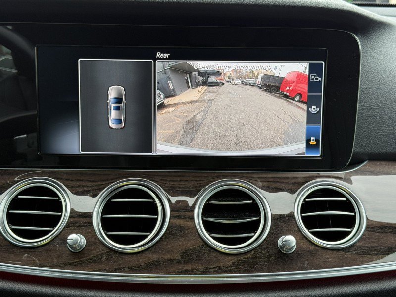 Used 2018 Mercedes-Benz E 300 4MATIC image 44