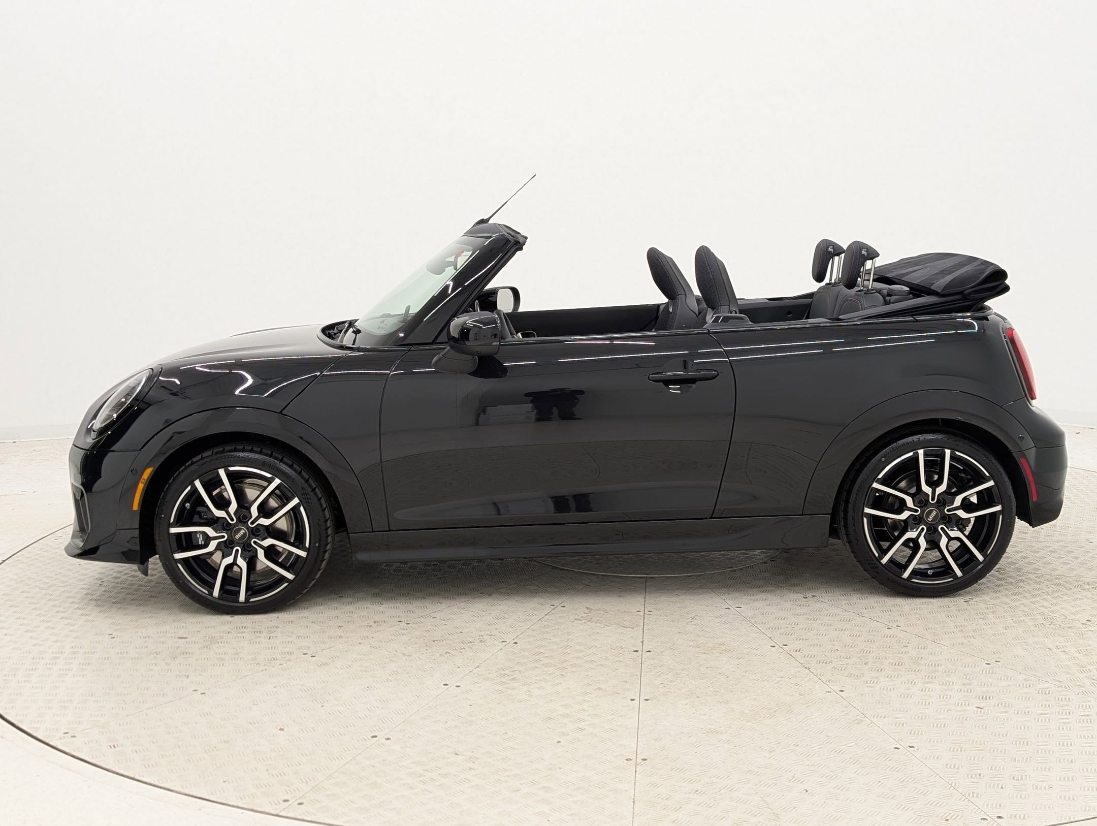 New 2026 MINI Cooper S image 2