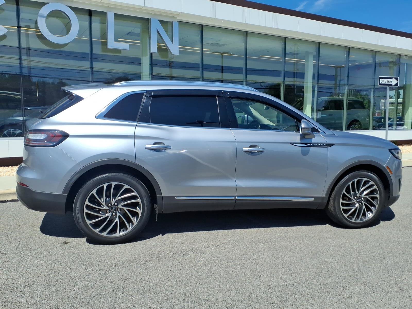 Certified 2020 Lincoln Nautilus Reserve AWD/4WD image 3