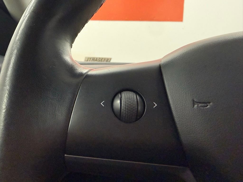 Used 2018 Tesla Model 3 Long Range RWD image 17