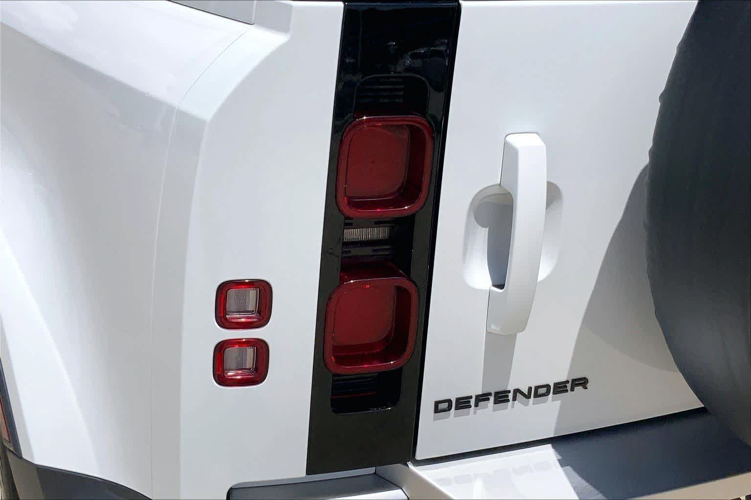 Used 2024 Land Rover Defender 110 S AWD/4WD image 27