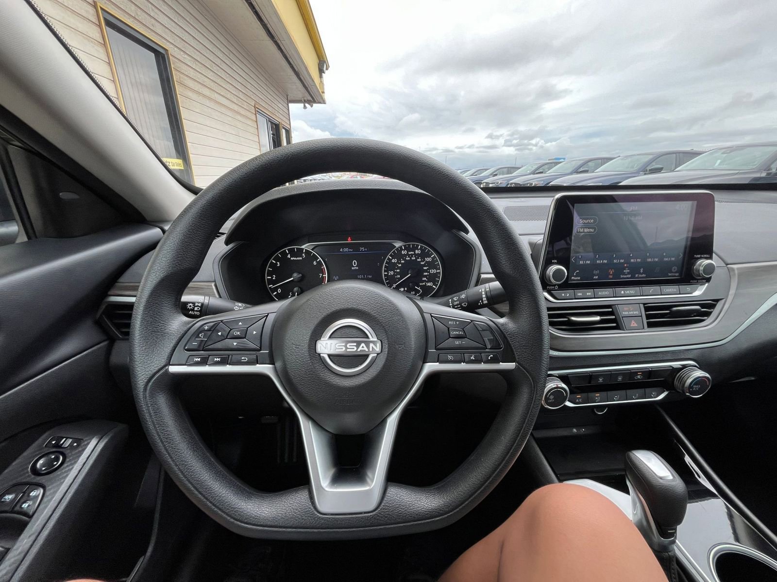 Used 2024 Nissan Altima 2.5 SV FWD image 33