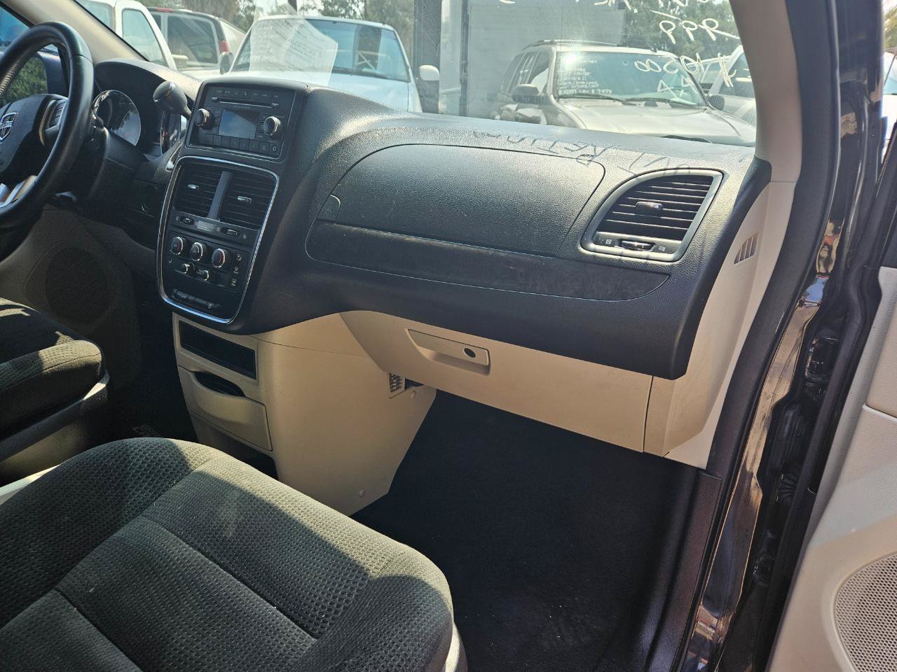 Used 2016 Dodge Grand Caravan SE w/ Quick Order Package 29E SE FWD image 12