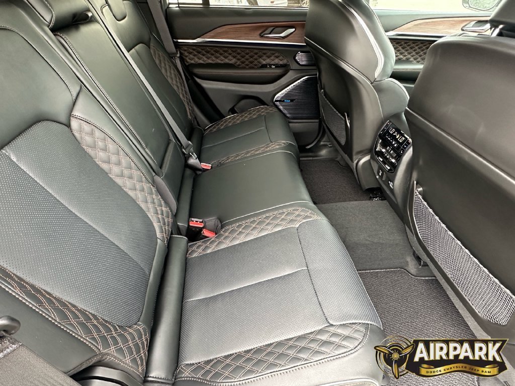 New 2025 Jeep Grand Cherokee Summit w/ Adv Protech Group IV AWD/4WD image 13