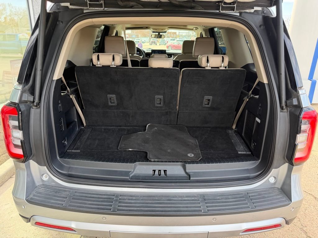 Used 2024 Ford Expedition Limited AWD/4WD image 11