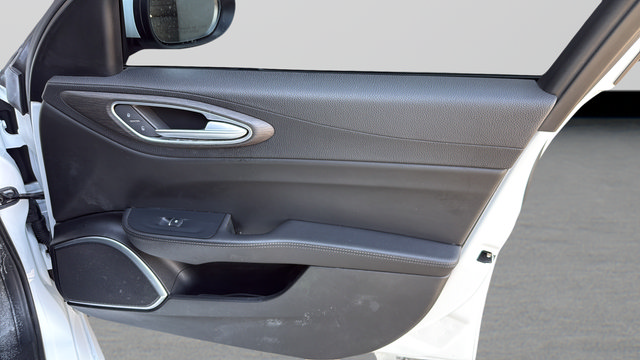 Used 2022 Alfa Romeo Giulia Ti RWD image 19