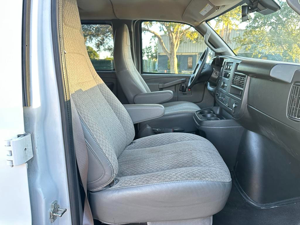 Used 2025 Chevrolet Express 3500 LT w/ LT Preferred Equipment Group image 12