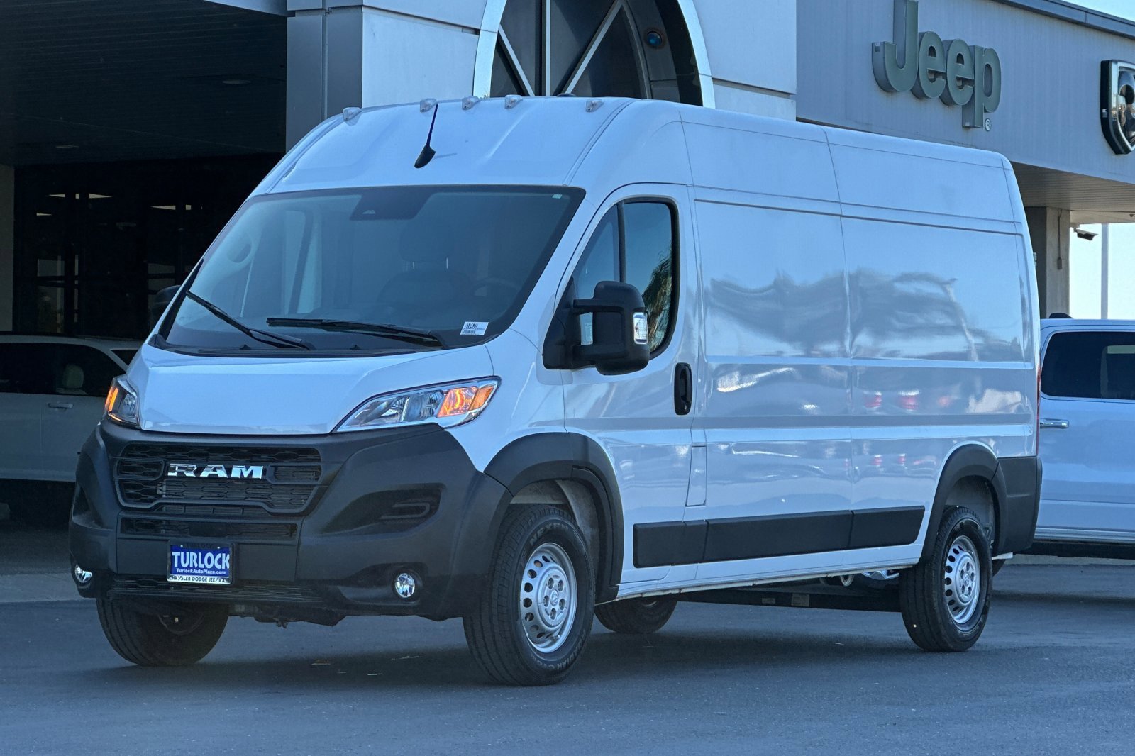 New 2025 RAM ProMaster 2500 w/ Convenience Group FWD image 8