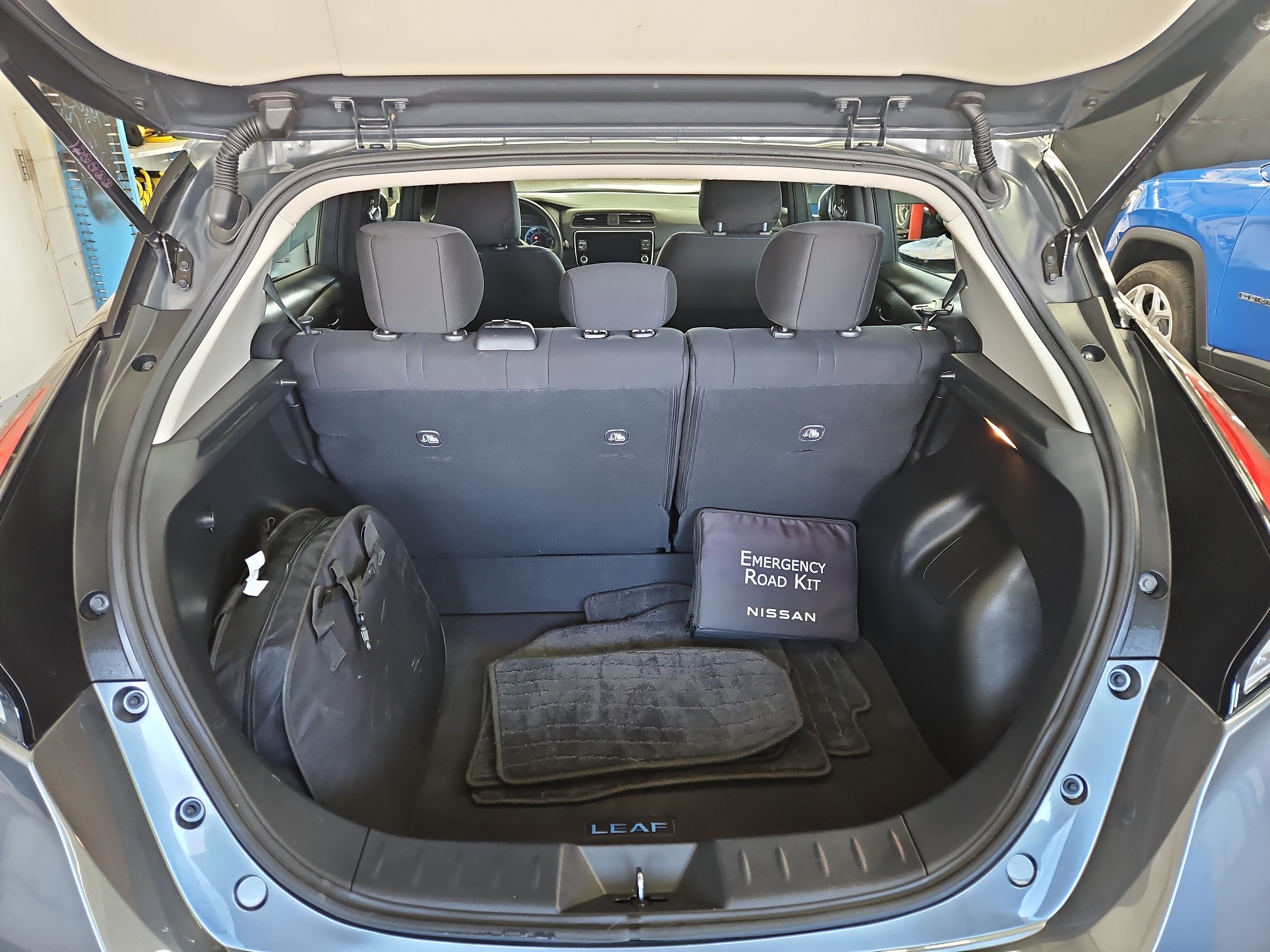 Used 2024 Nissan Leaf S image 12