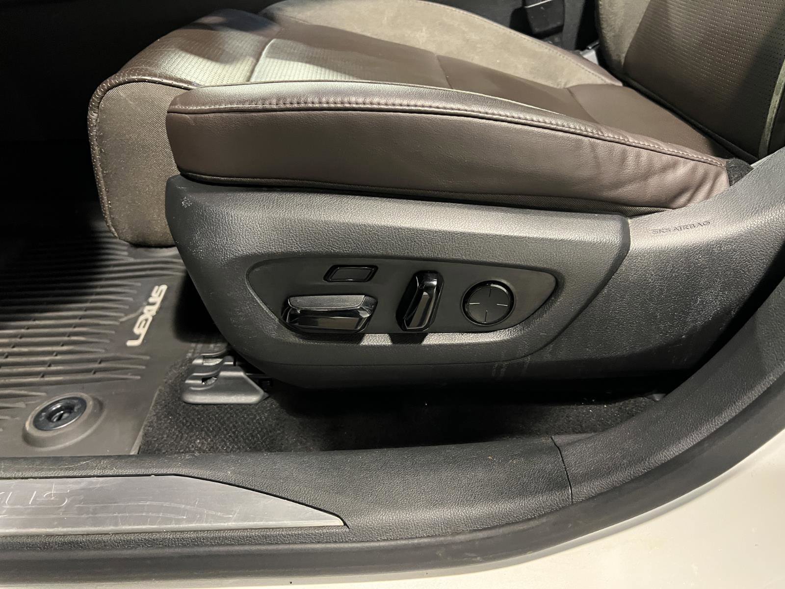 Used 2023 Lexus RX 350 AWD w/ Cold Area Package image 26