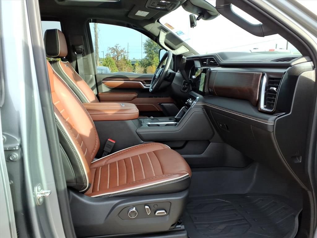 Used 2024 GMC Sierra 3500 Denali Ultimate image 17