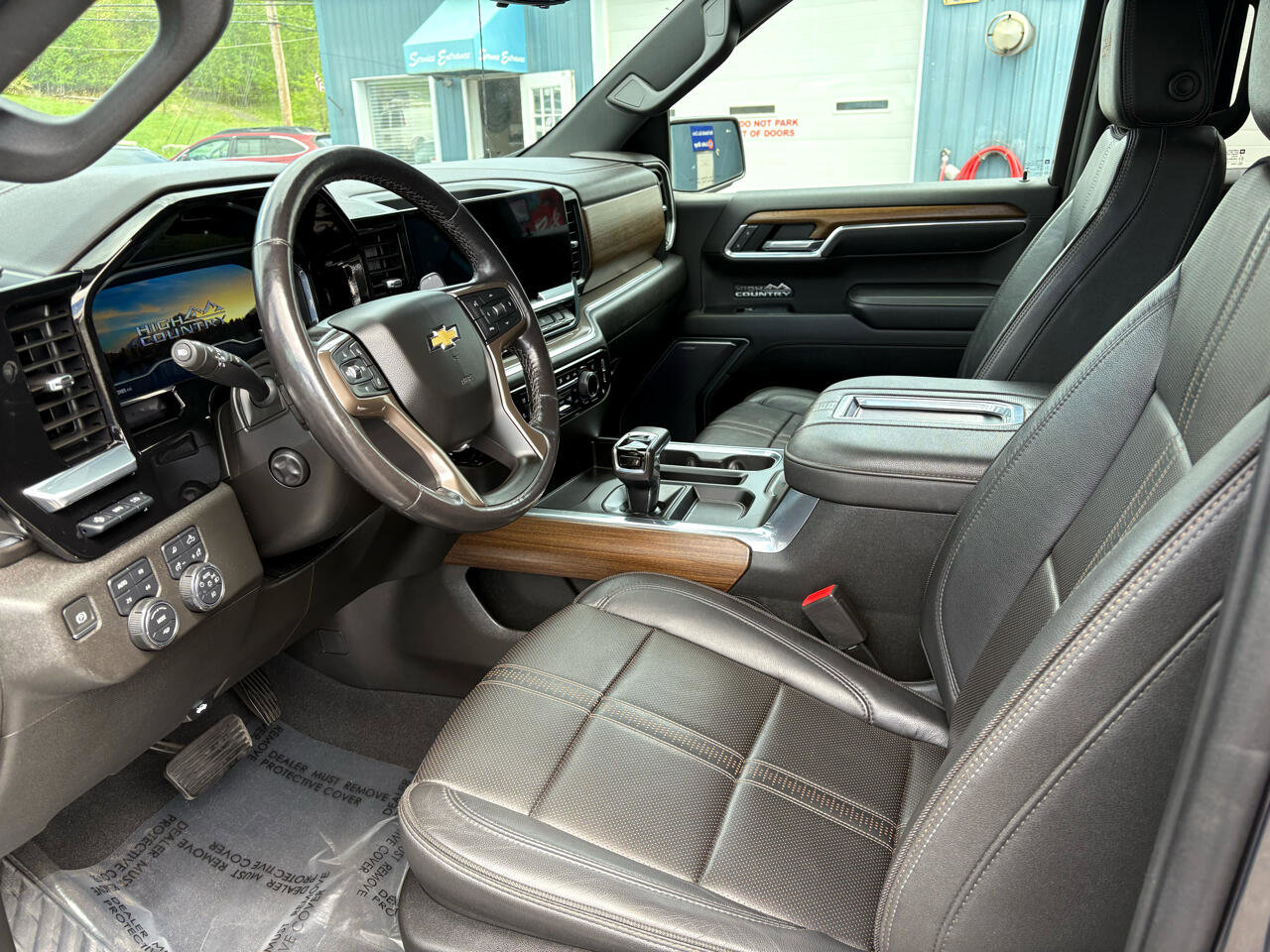 Used 2022 Chevrolet Silverado 1500 High Country w/ High Country Premium Package image 11
