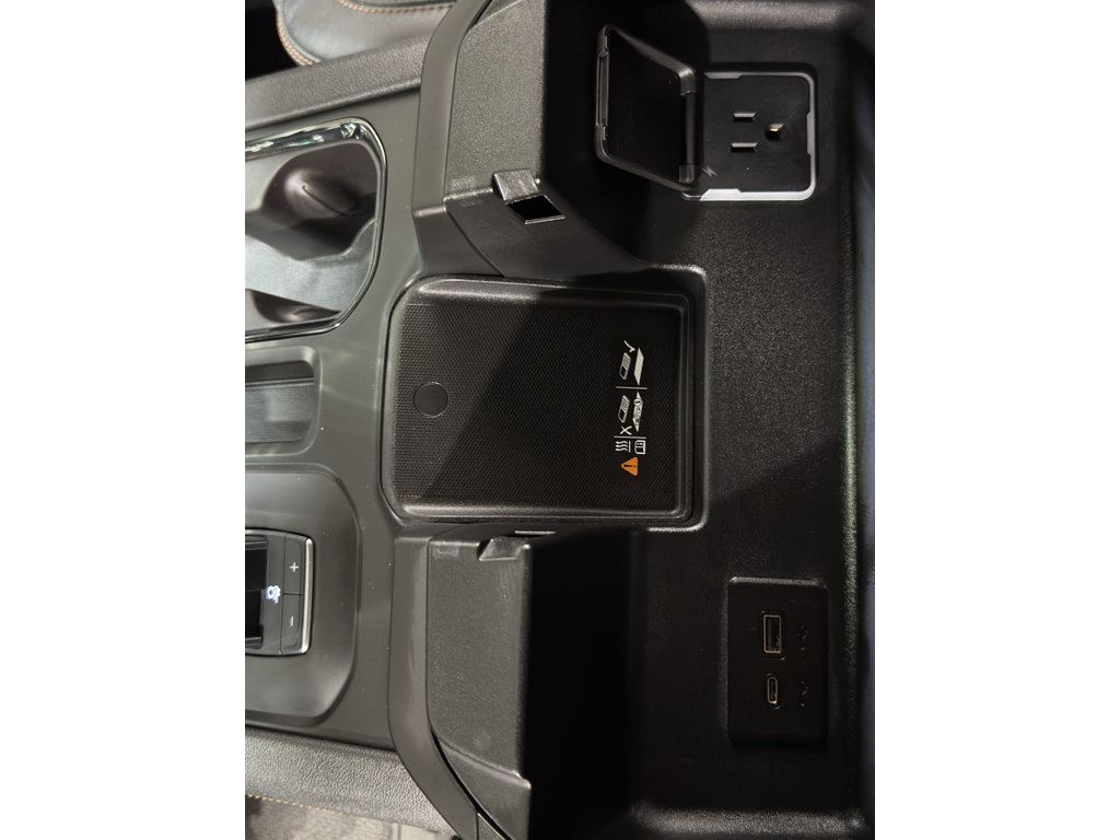 Used 2025 GMC Sierra 1500 AT4 w/ AT4 Premium Package AWD/4WD image 36