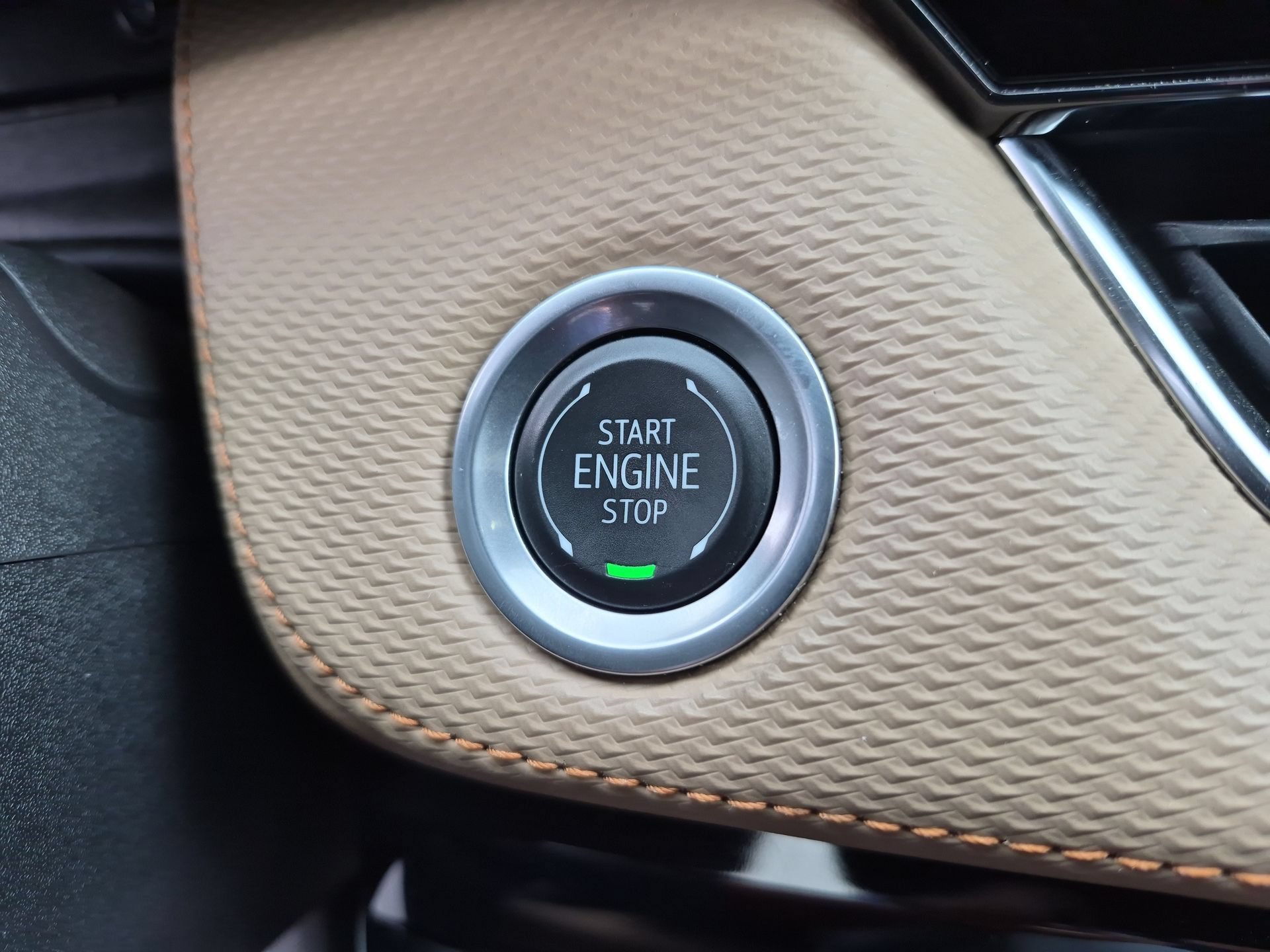 Certified 2025 Chevrolet Equinox ACTIV AWD/4WD image 17