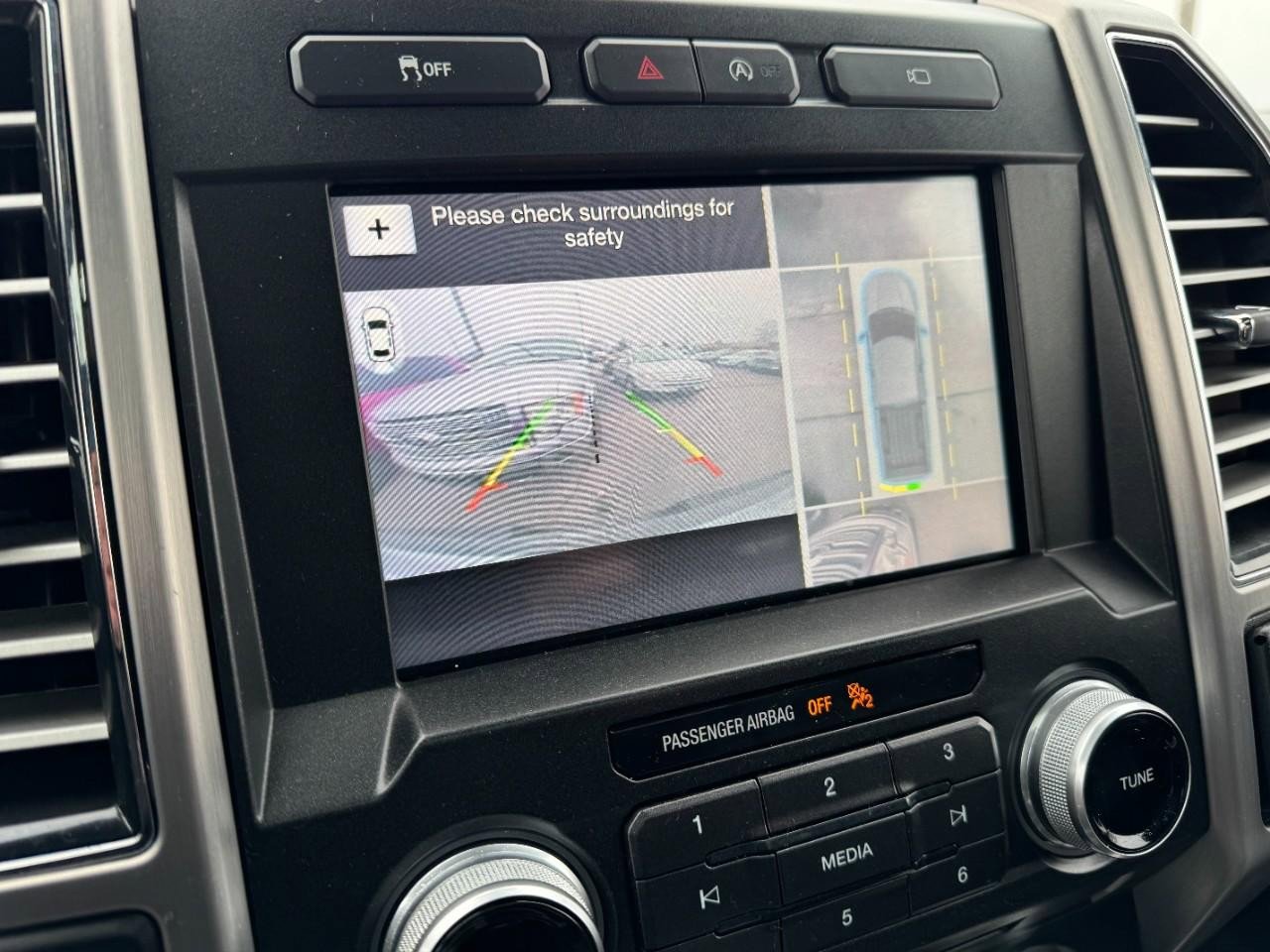 Used 2017 Ford F150 Platinum w/ Equipment Group 701A Luxury image 20