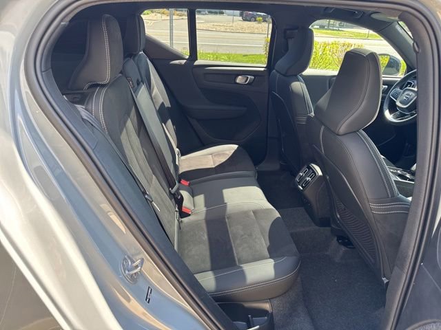 Certified 2025 Volvo XC40 B5 Plus AWD/4WD image 13