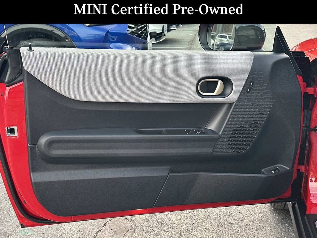 Used 2025 MINI Cooper 2-Door Hardtop image 20
