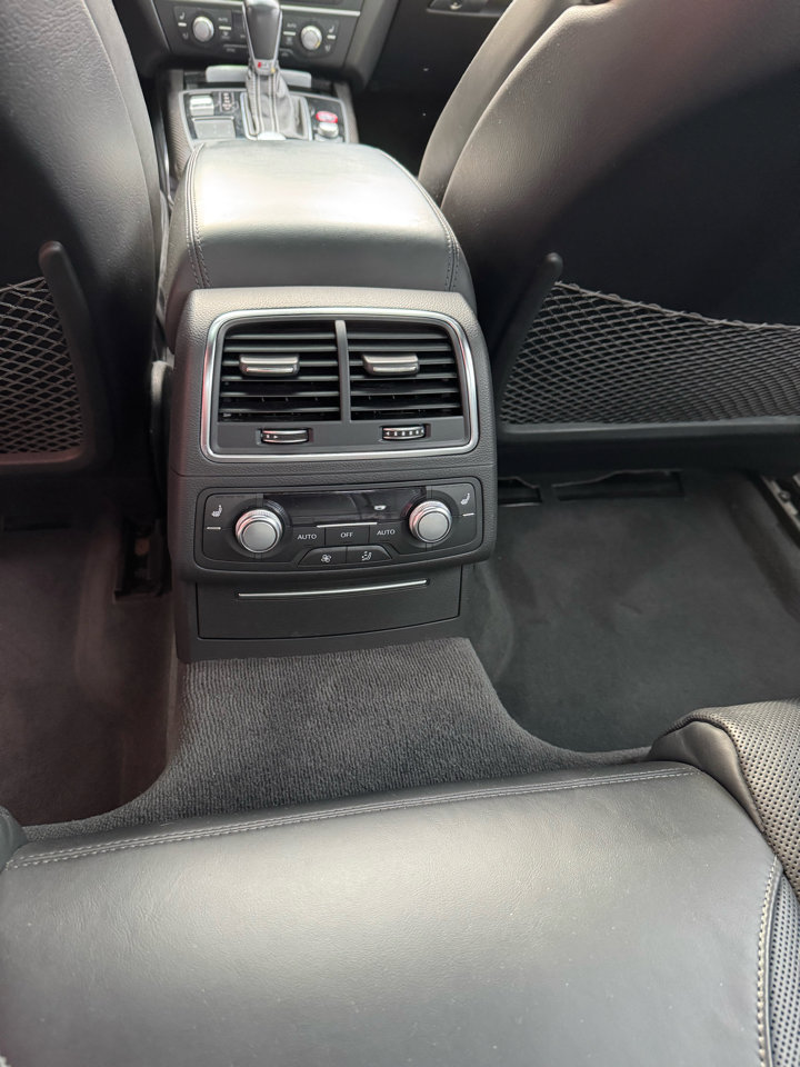 Used 2016 Audi S6 Prestige w/ Prestige Package image 22