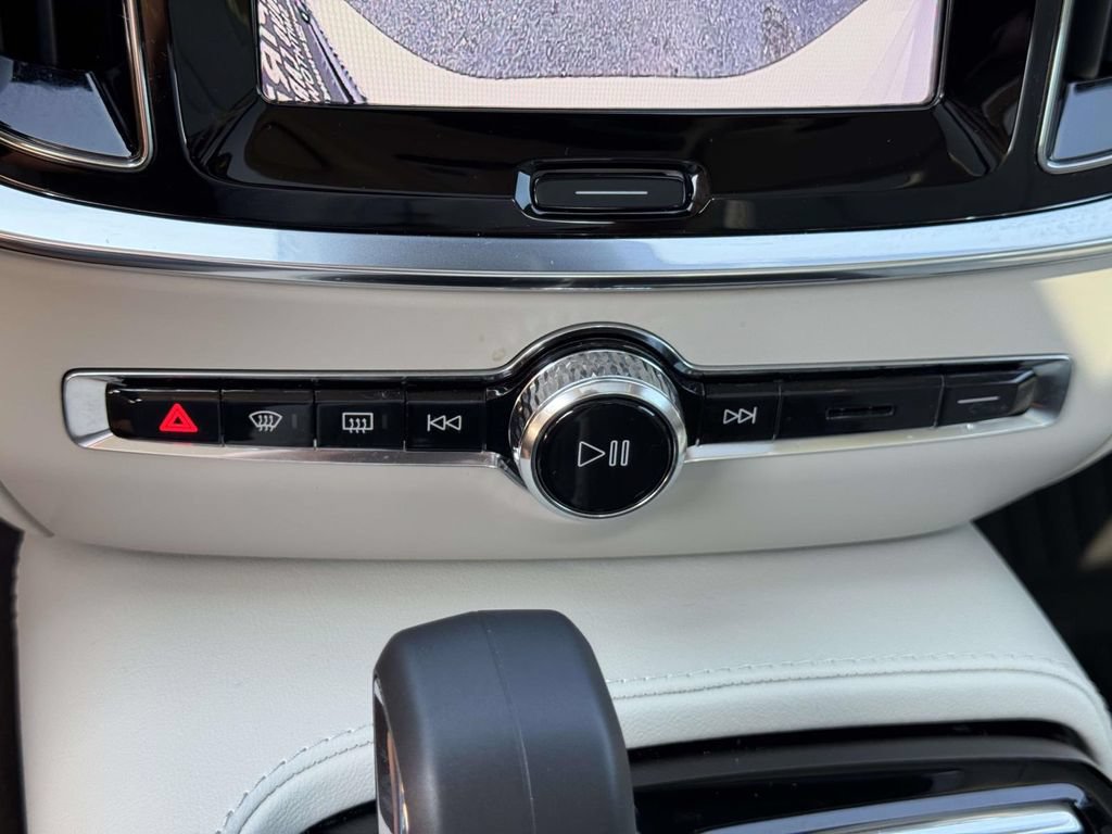 Certified 2024 Volvo S60 T8 Plus w/ Climate Package AWD/4WD image 27