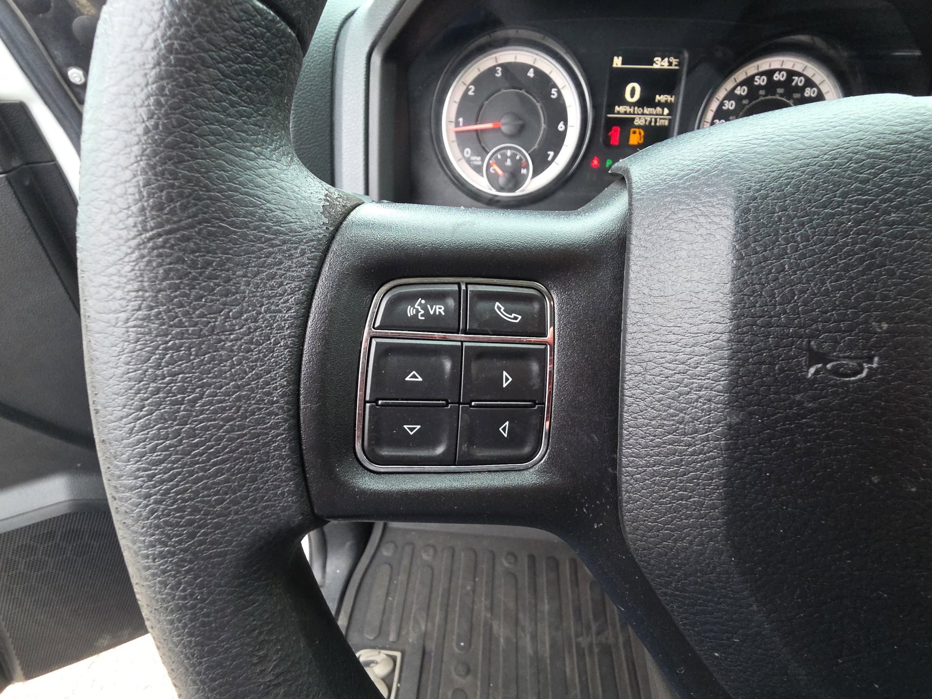 Used 2018 RAM 1500 Classic SLT image 19